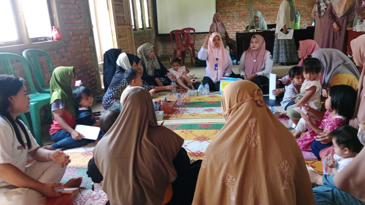 Pelaksanaan kegiatan \"Penyuluhan KB di Posyandu Nagari Talang Koto Pulai Tapan di Wilayah Kerja Pus