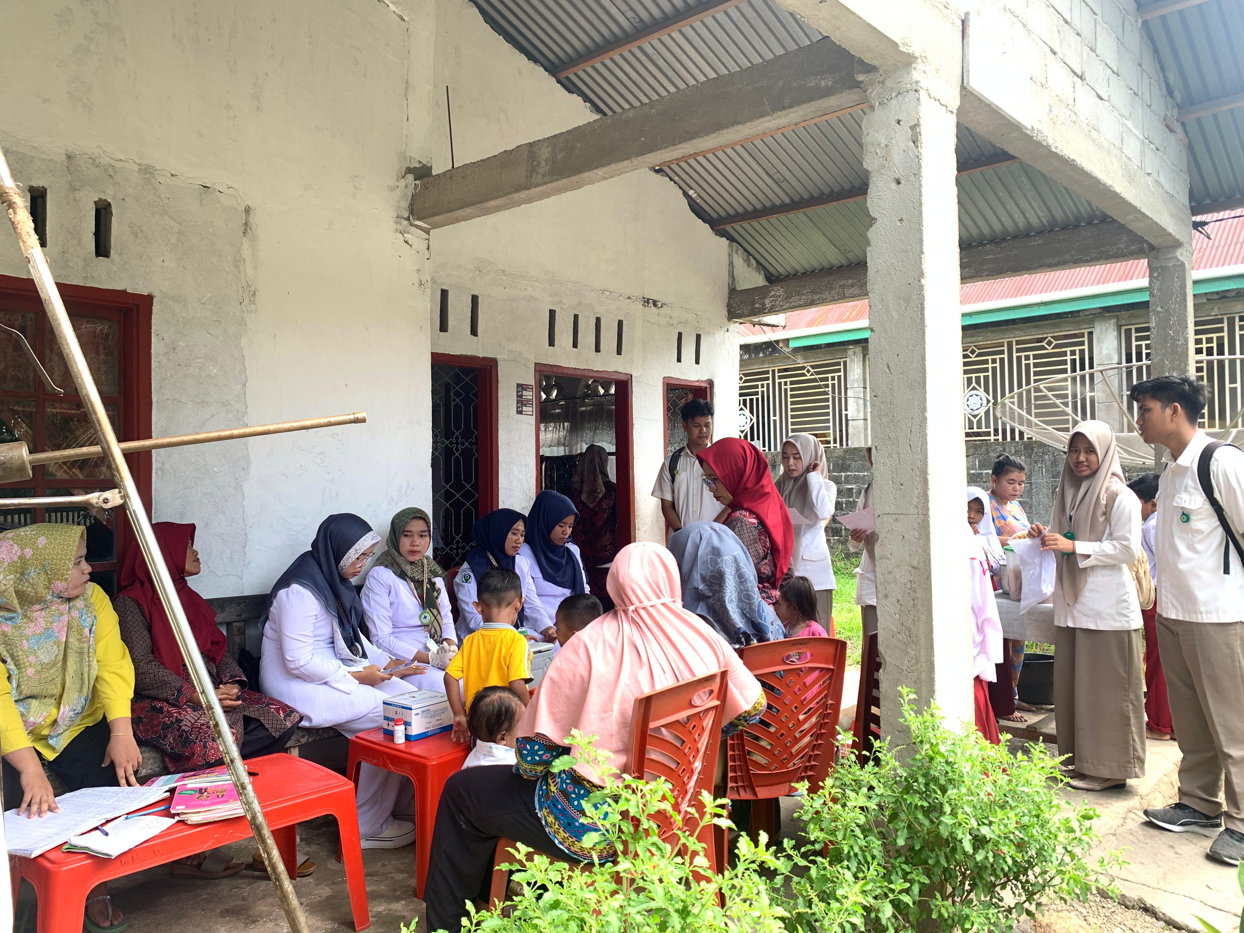 UPT PUSKESMAS PASAR KUOK   Penyuluhan luar  gedung, tentang penyakit Demam Berdarah Dengue (DBD )