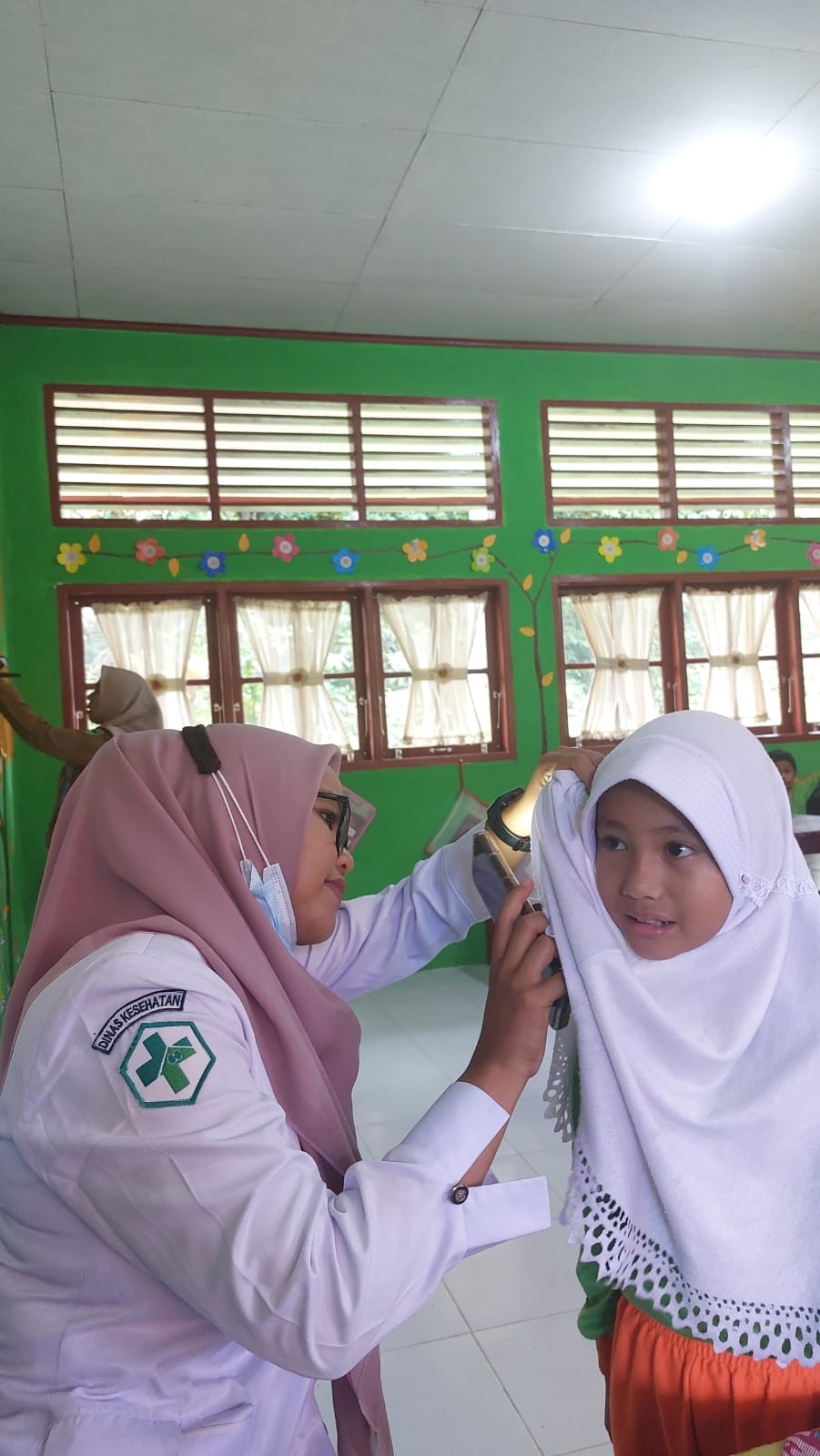 SKRINING KESEHATAN BERKALA ANAK SEKOLAH DI SD N. 25 CEROCOK ANAU WILAYAH KERJA PUSKESMAS TARUSAN