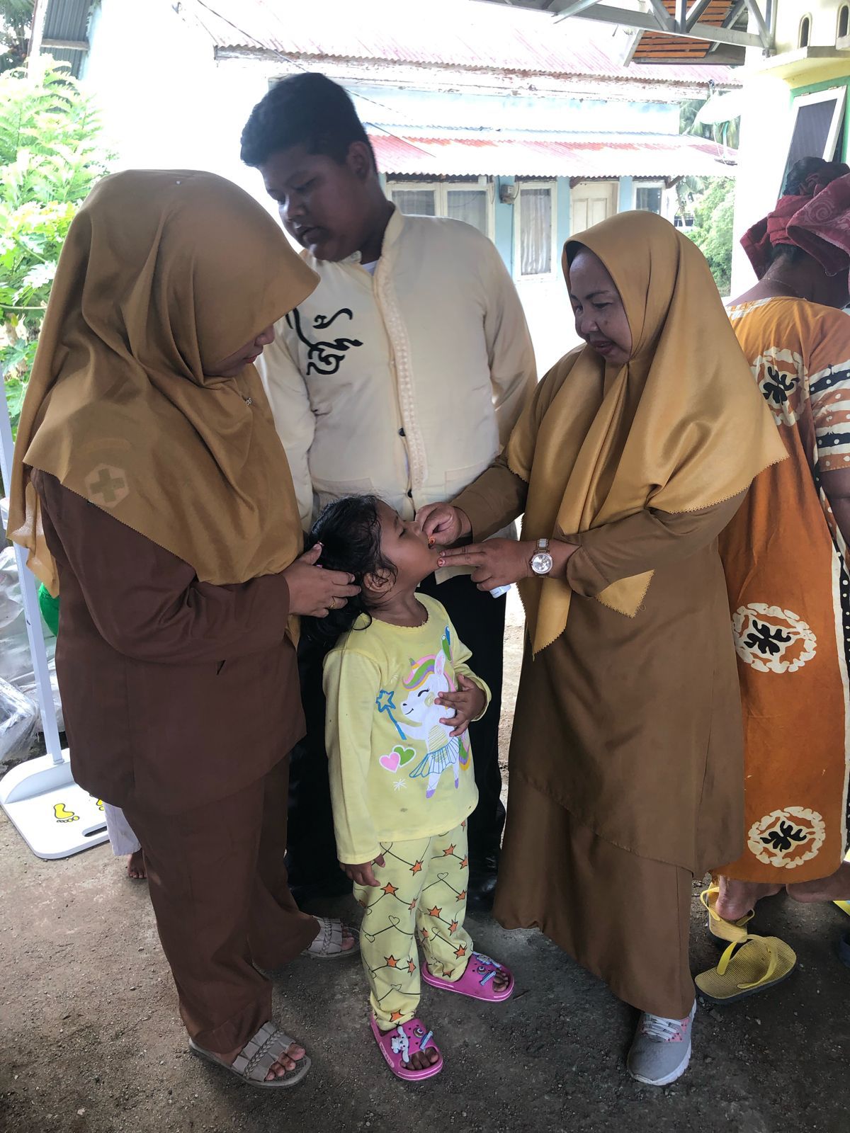 Pemantauan kegiatan penimbangan massal dan pemberian Vitamin A PKM BBB
