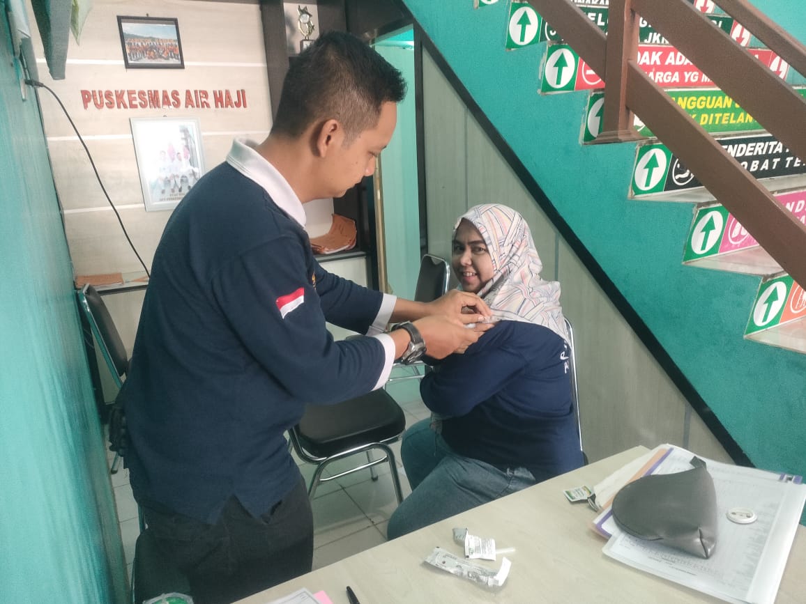 Puskesmas Air Haji  Pelaksanaan Kegiatan Imunisasi HBs-Ag & Anti HBS Petugas Kesahatan 