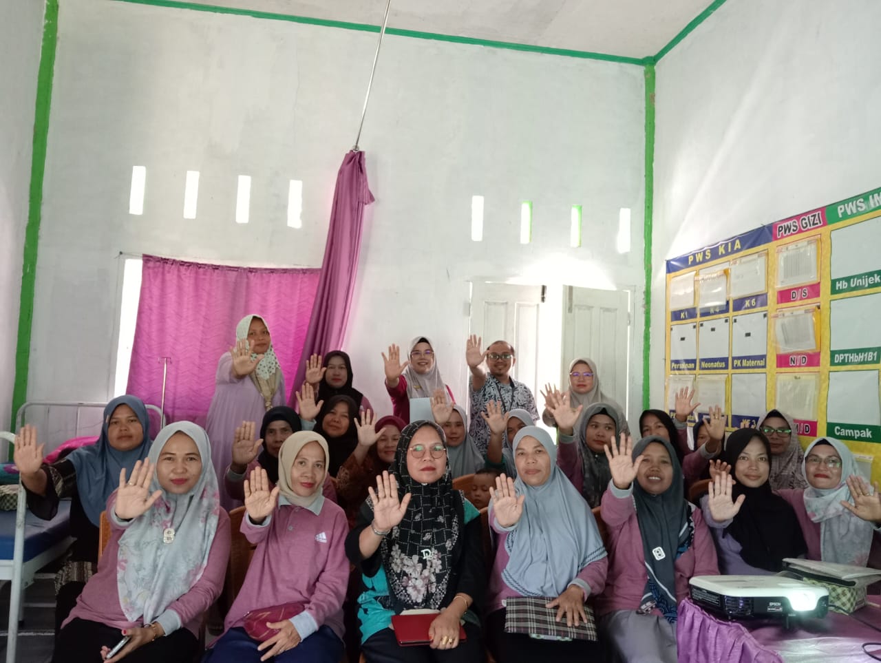Puskesmas Koto Berapak,hari ini melaksanakan pemberdayaan pada Kader Posyandu Kenagarian Kubang,kec 