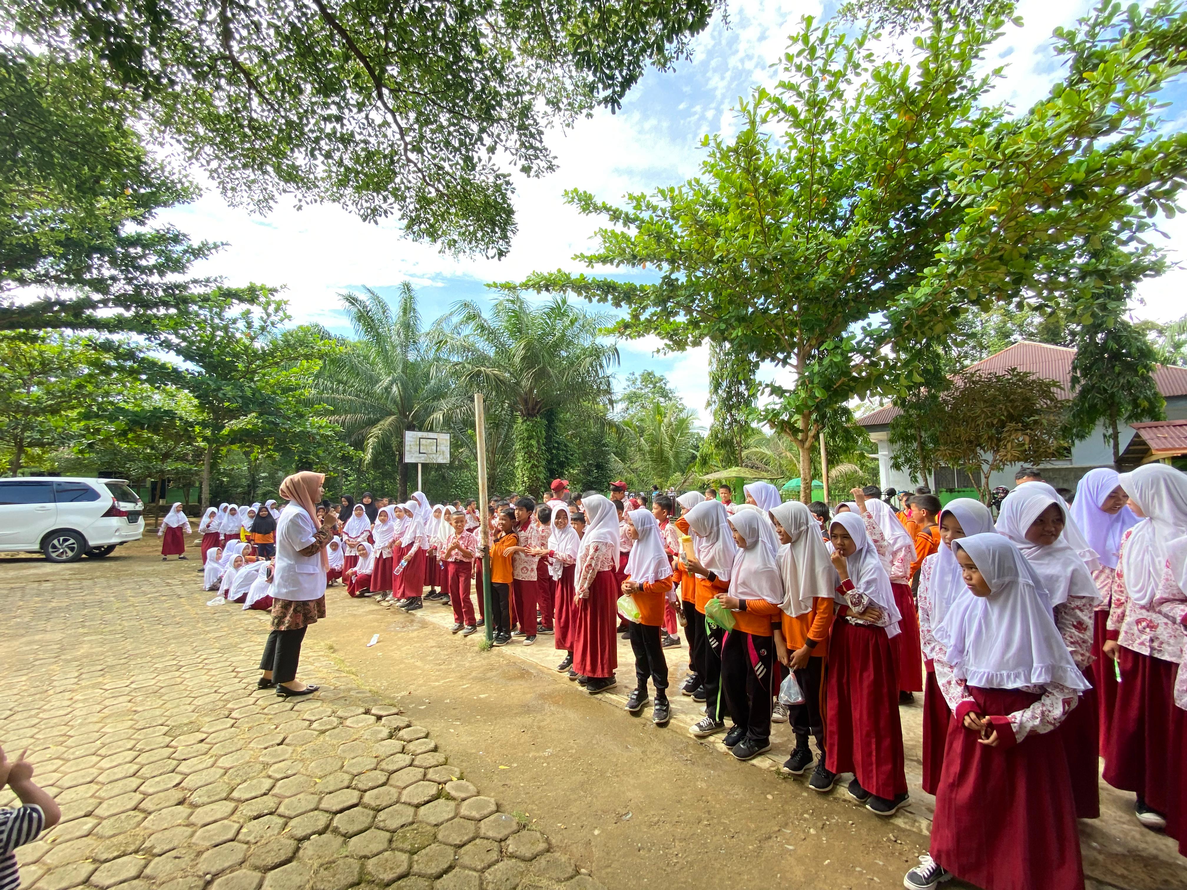 Praktik Gosok Gigi Bersama Disekolah Puskesmas Rahul 