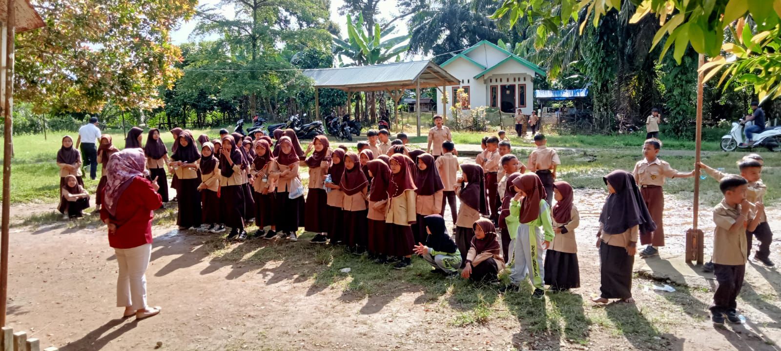 Praktik Gosok Gigi Bersama Disekolah, Puskesmas Rahul 