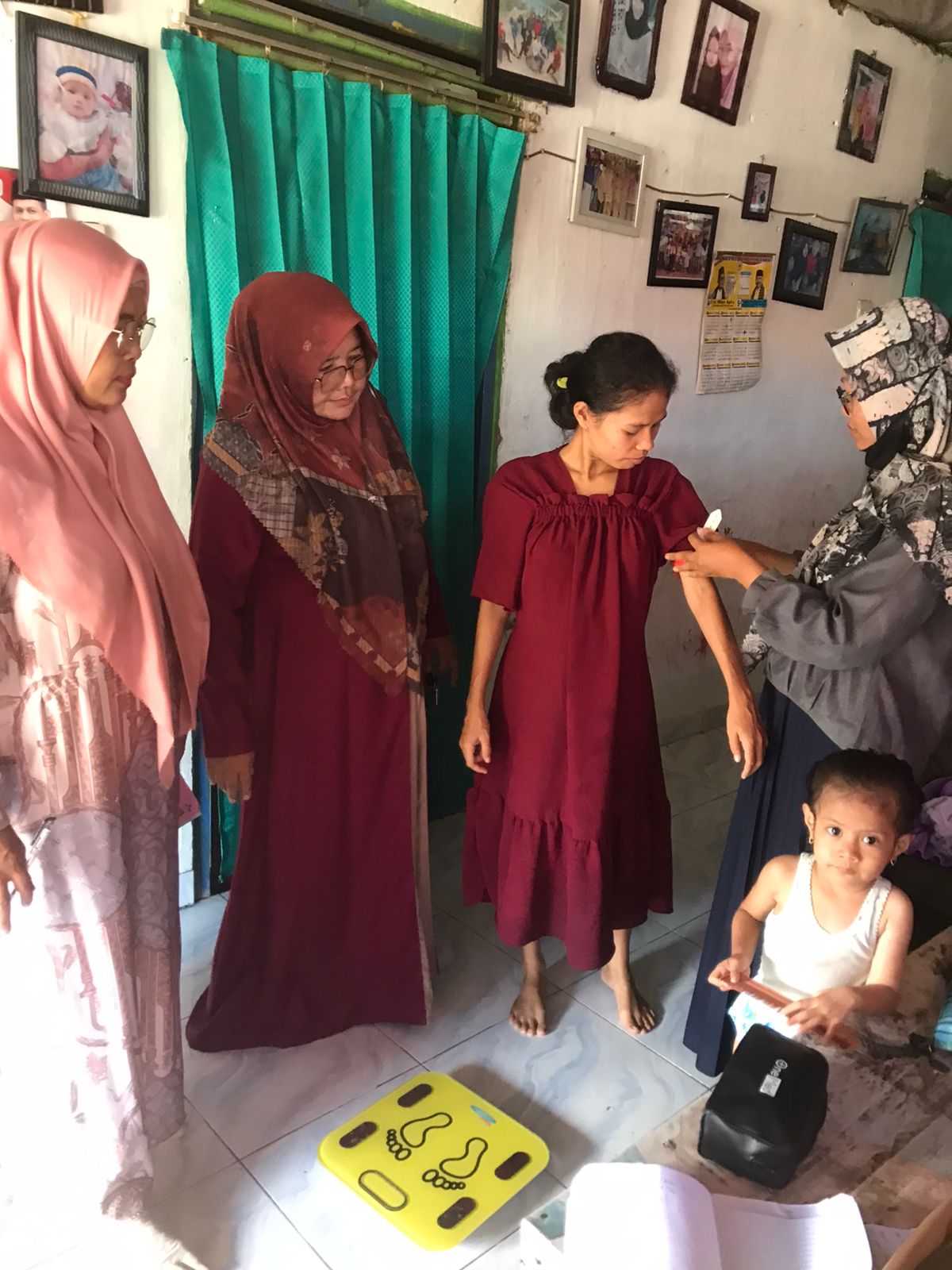 Kegiatan kunjungan lapangan  ibu hamil KEK ( resti ) dinagari Kapujan Puskesmas Koto Berapak