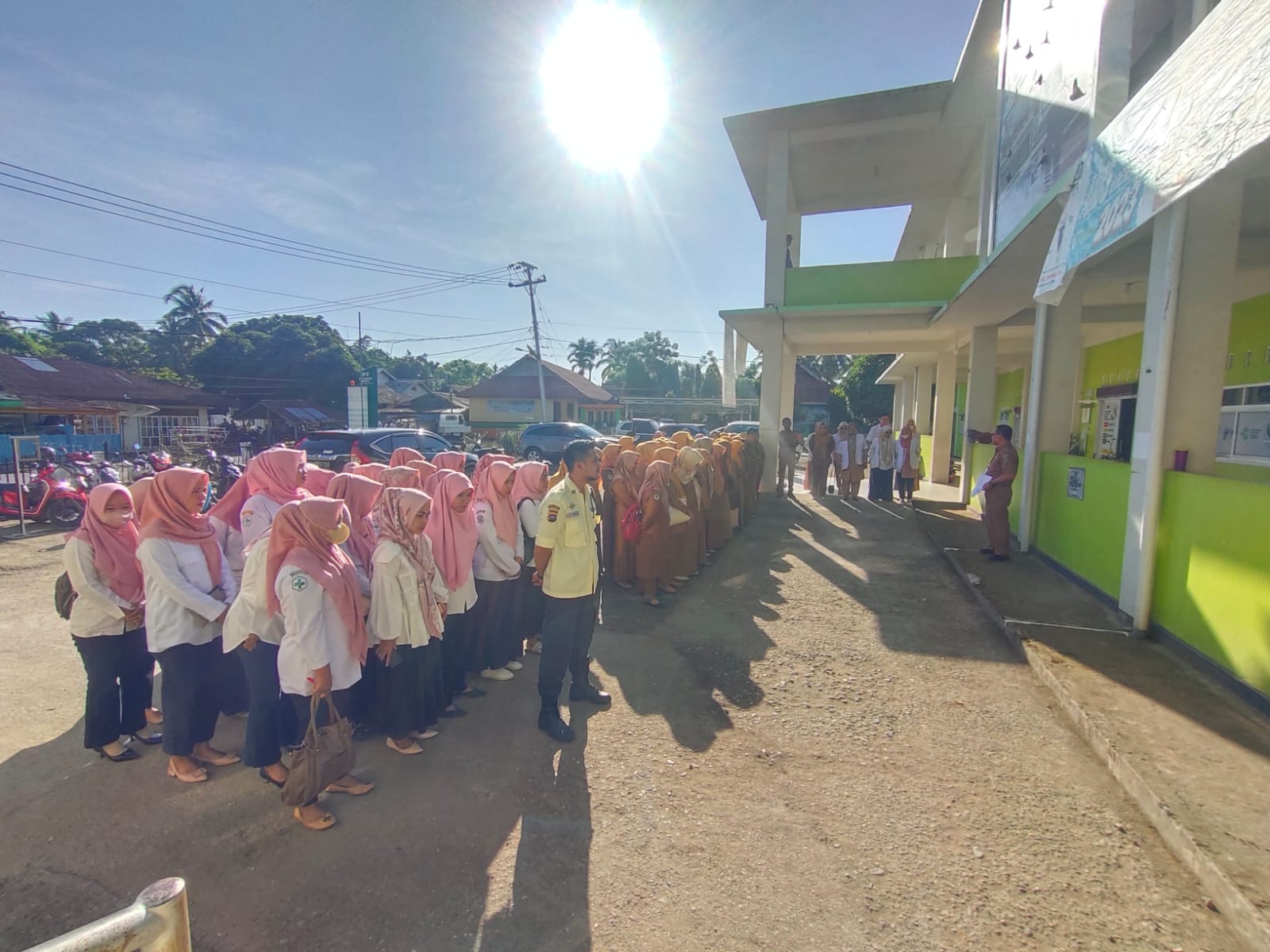 KEPALA BIDANG SDK Drg.Asrul malakukan kunjungan ke Puskesmas surantih dalam rangka pembuatan IPAL un