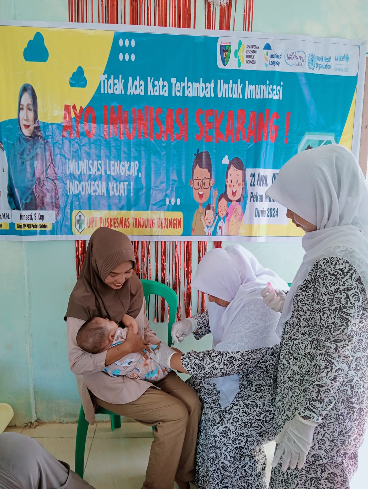 PKM TJB HARI KEDUA PELAKSANAAN PENARI (SEPEKAN MENGEJAR IMUNISASI) DI 5 POSYANDU DARI 3 NAGARI  