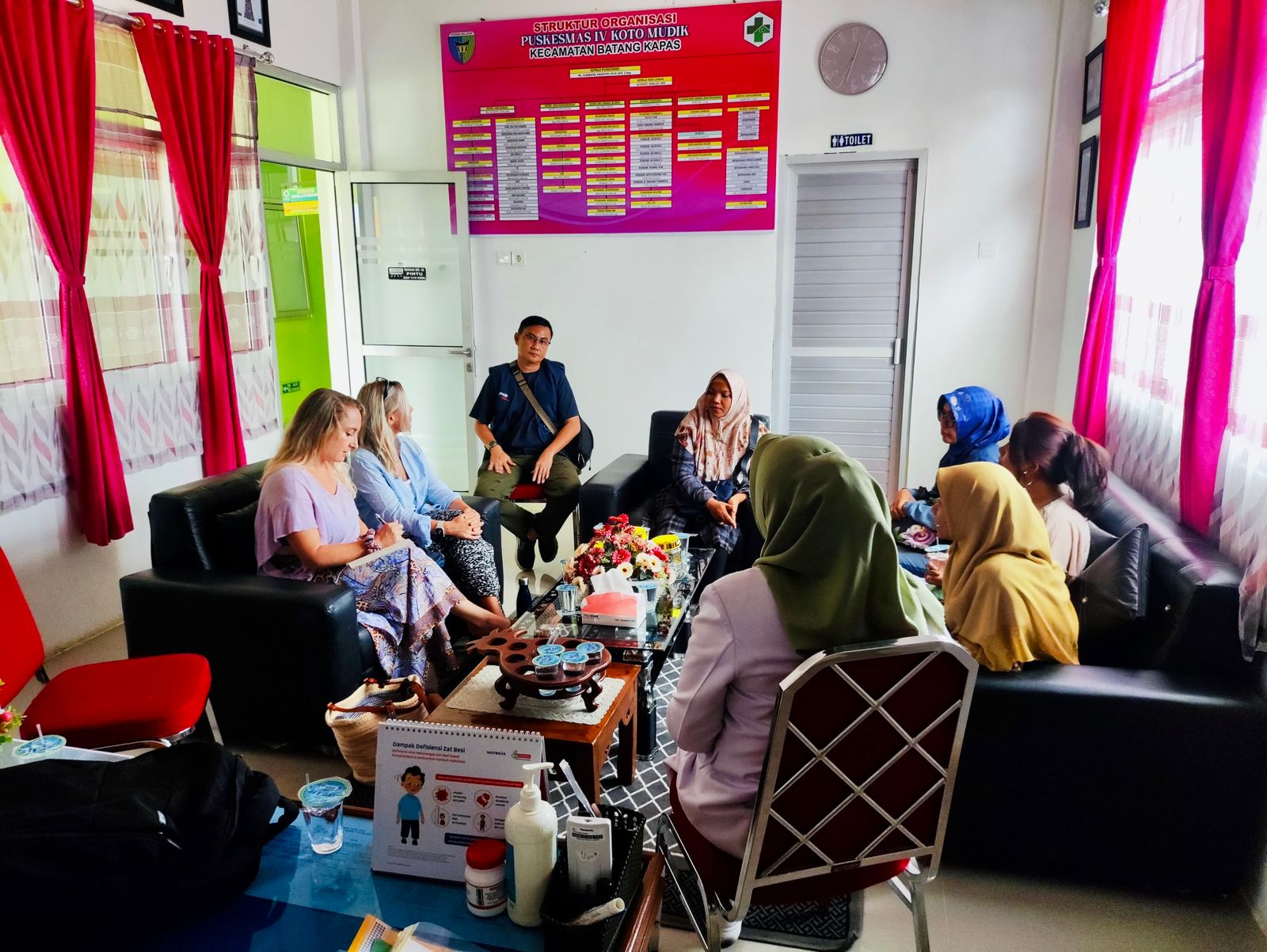 PUSKESMAS IV KOTO MUDIK KUNJUNGAN TIM DOKUMENTASI IPPF HEAD QUARTER