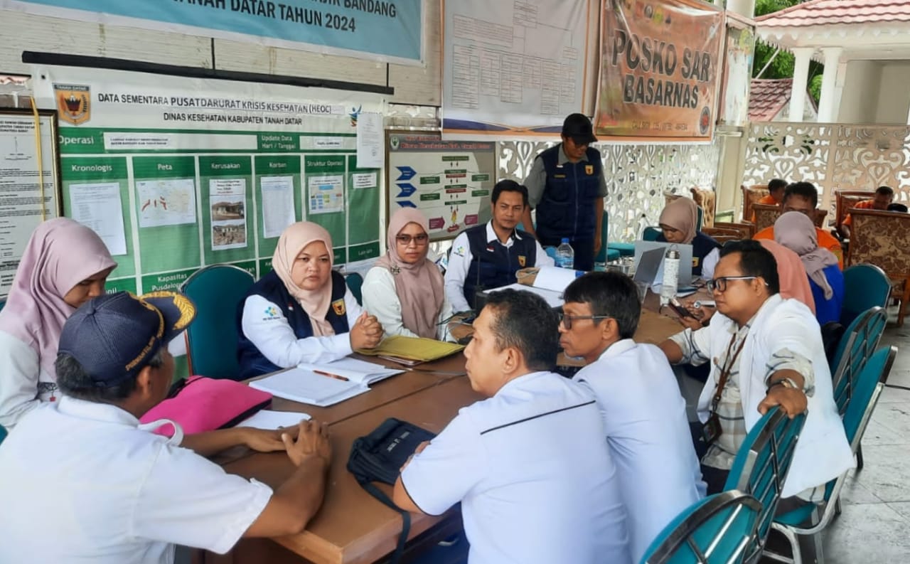 Tim Medis dalam rangka Penanggulangan Bencana Banjir Bandang di Kab. Tanah Datar