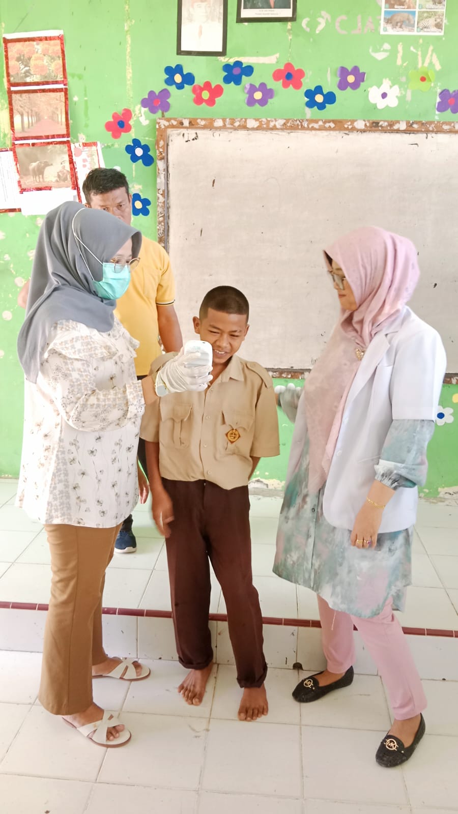 Pelaksanaan program UKS dan UKGS Di SMP 4 Bayang PKM Pasar Baru