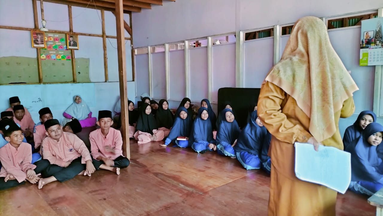 Penyuluhan Diare di SMP IT Lengayang wilker Puskesmas Kambang