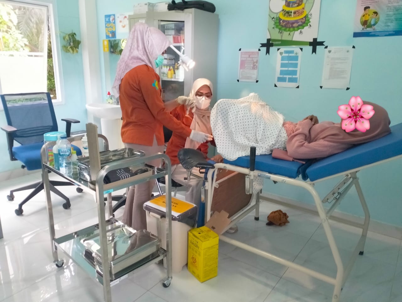 Kegiatan Pemeriksaan IVA TEST  di puskesmas Kayu Gadang