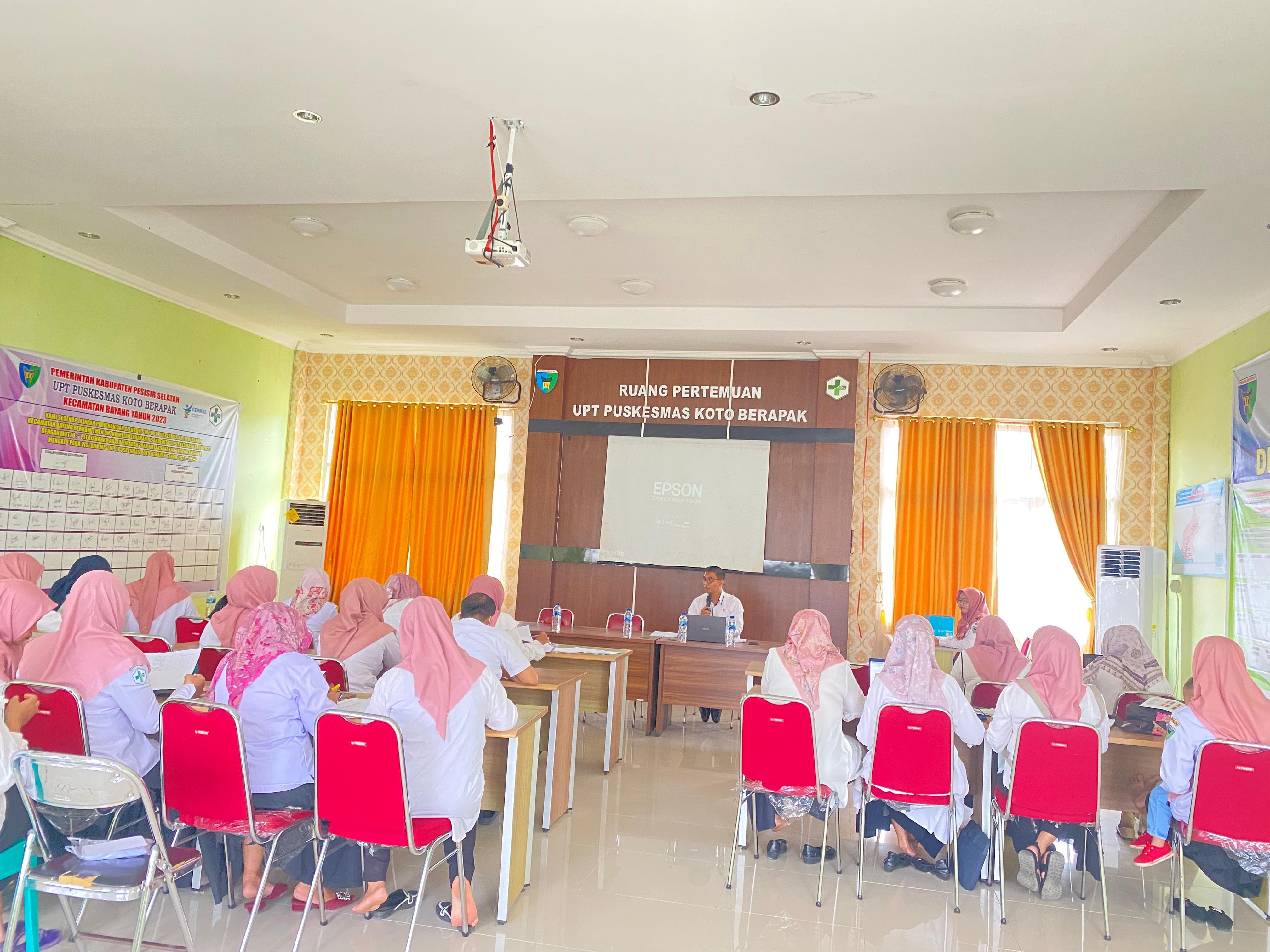 Puskesmas Koto Berapak melaksanakan kegiatan Lokmin Bulanan