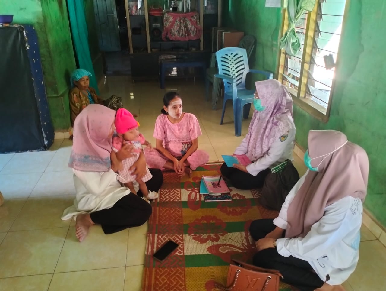 Kunjungan lapangan dengan masalah Ibu hamil KEK di Kampung Taratak Paneh Nagari Amping Parak Timur S
