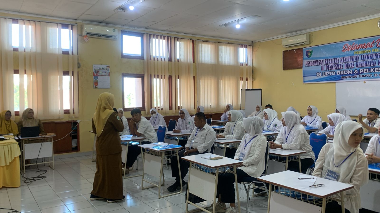 PELATIHAN PENGAWASAN KUALITAS KESEHATAN LINGKUNGAN BAGI TENAGA SANITASI PUSKESMAS SE KABUPATEN PESIS