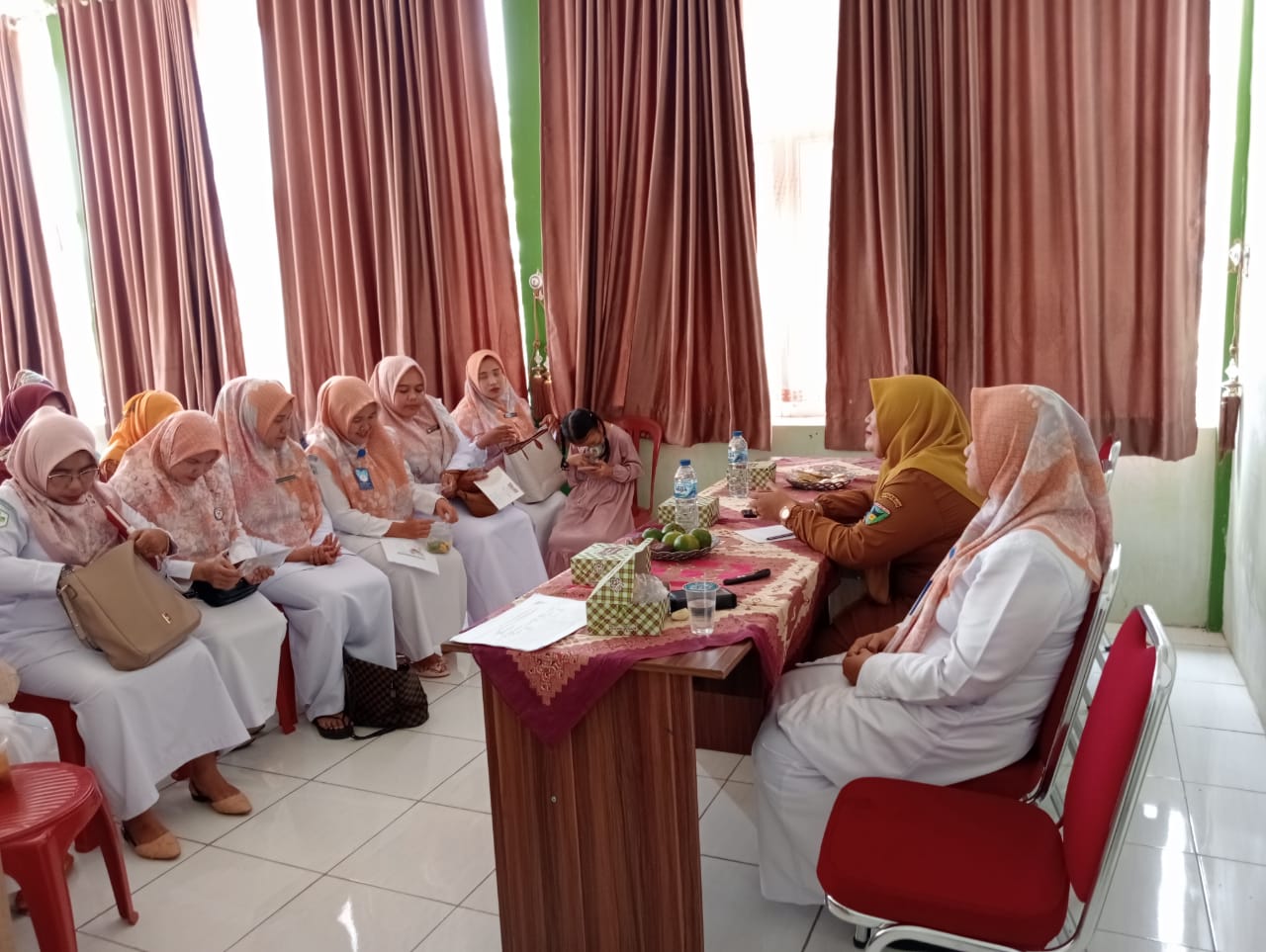 SOSIALISASI DAN PERTEMUAN PMT LOKAL DAN DEMO MASAK  PMT BAHAN PANGAN LOKAL BERSAMA KADER DI PUSKESMA