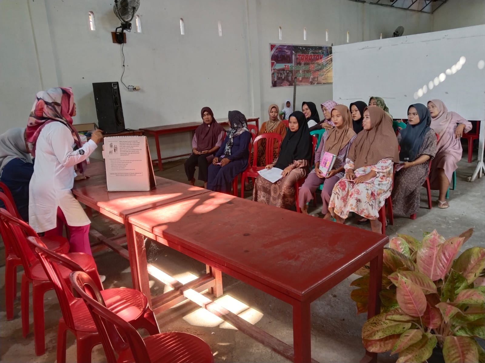 PELAKSANAAN KELAS IBU HAMIL DI NAGARI TARATAK SURANTIH WILAYAH KERJA UPT PUSKESMAS SURANTIH GUNA MEN