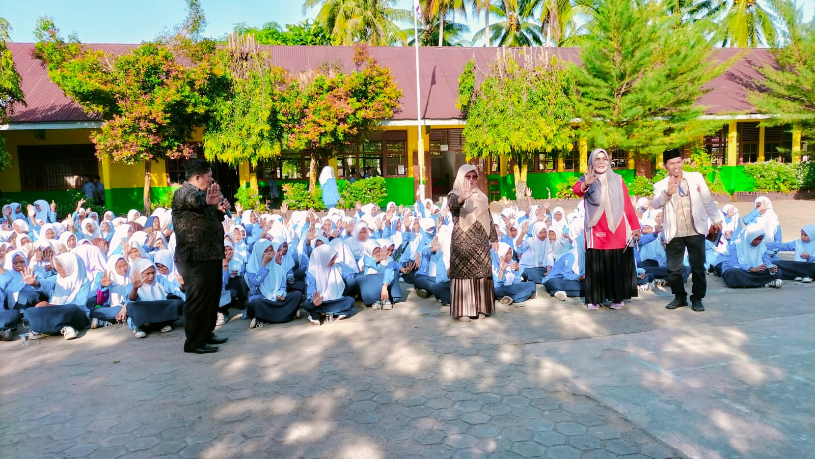 PKM Kambang Melakukan Pemberian Suplemen Gizi Pada Instansi Pendidikan