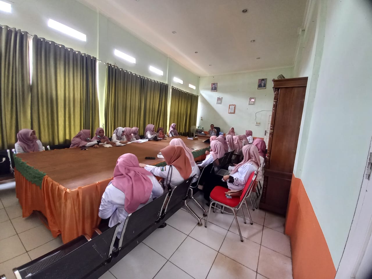 PERTEMUAN VALIDASI DAN EVALUASI DATA GIKIA UPT.PUSKESMAS AIRPURA