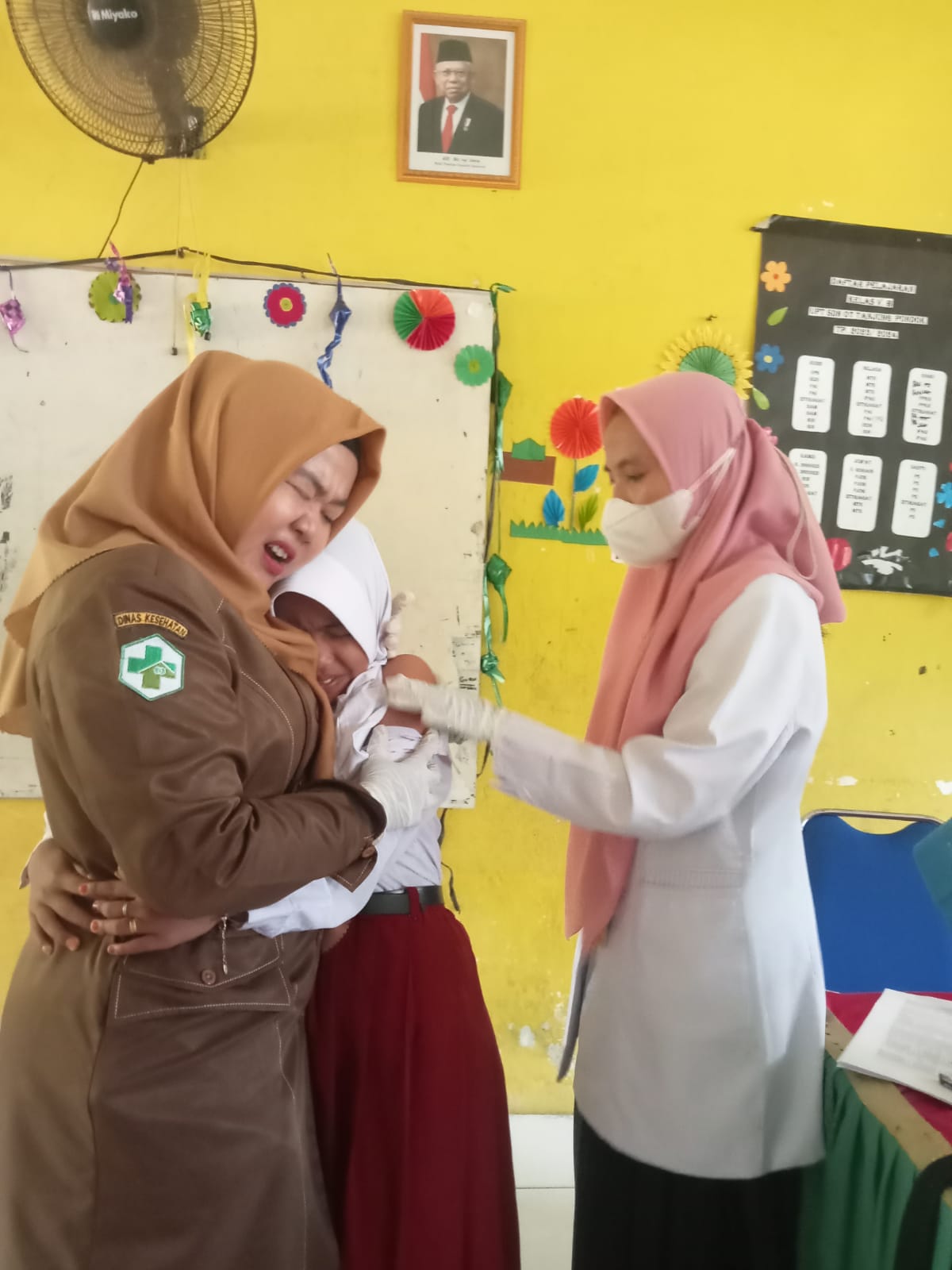 Pelaksanaan BIAS (Bulan Imunisasi Anak Sekolah) pada SD 07 Tanjung Pondok 