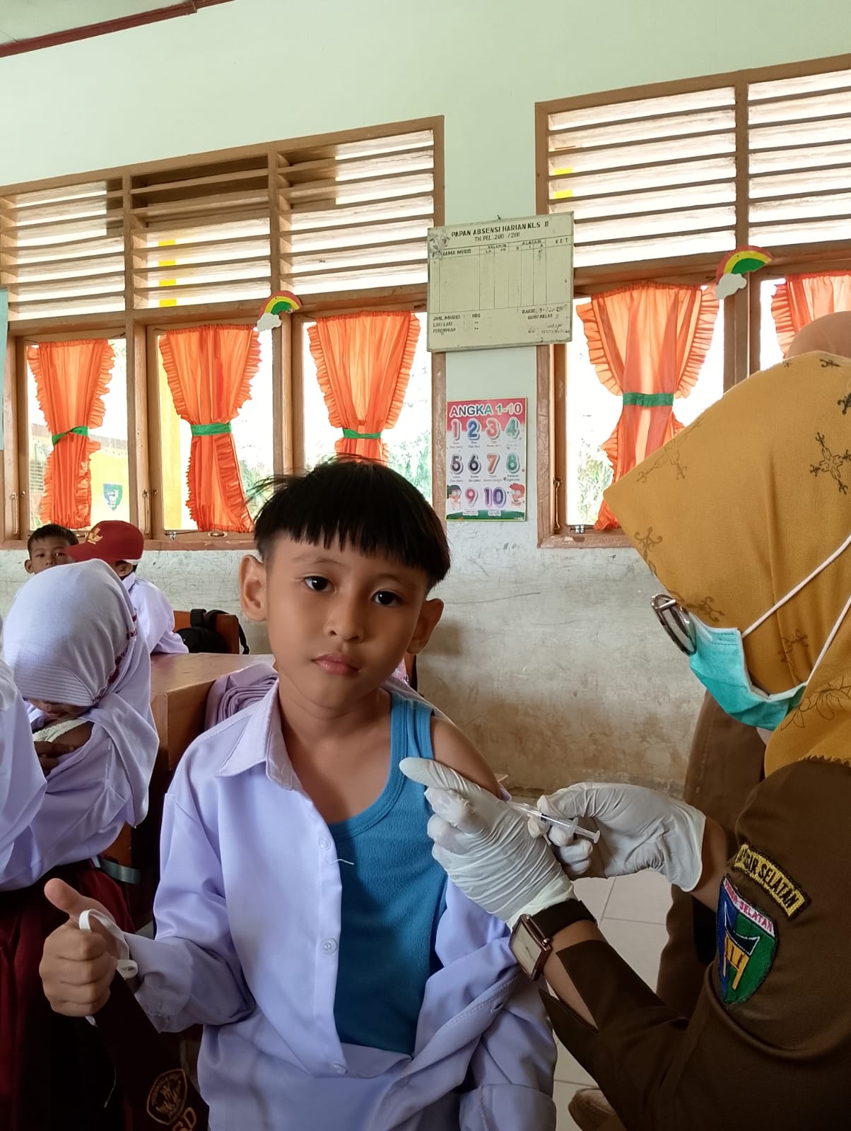 Pelaksanaan BIAS (Bulan Imunisasi Anak Sekolah) pada SD NEGERI 04 Bakir Tapan di Wilayah Kerja UPT P