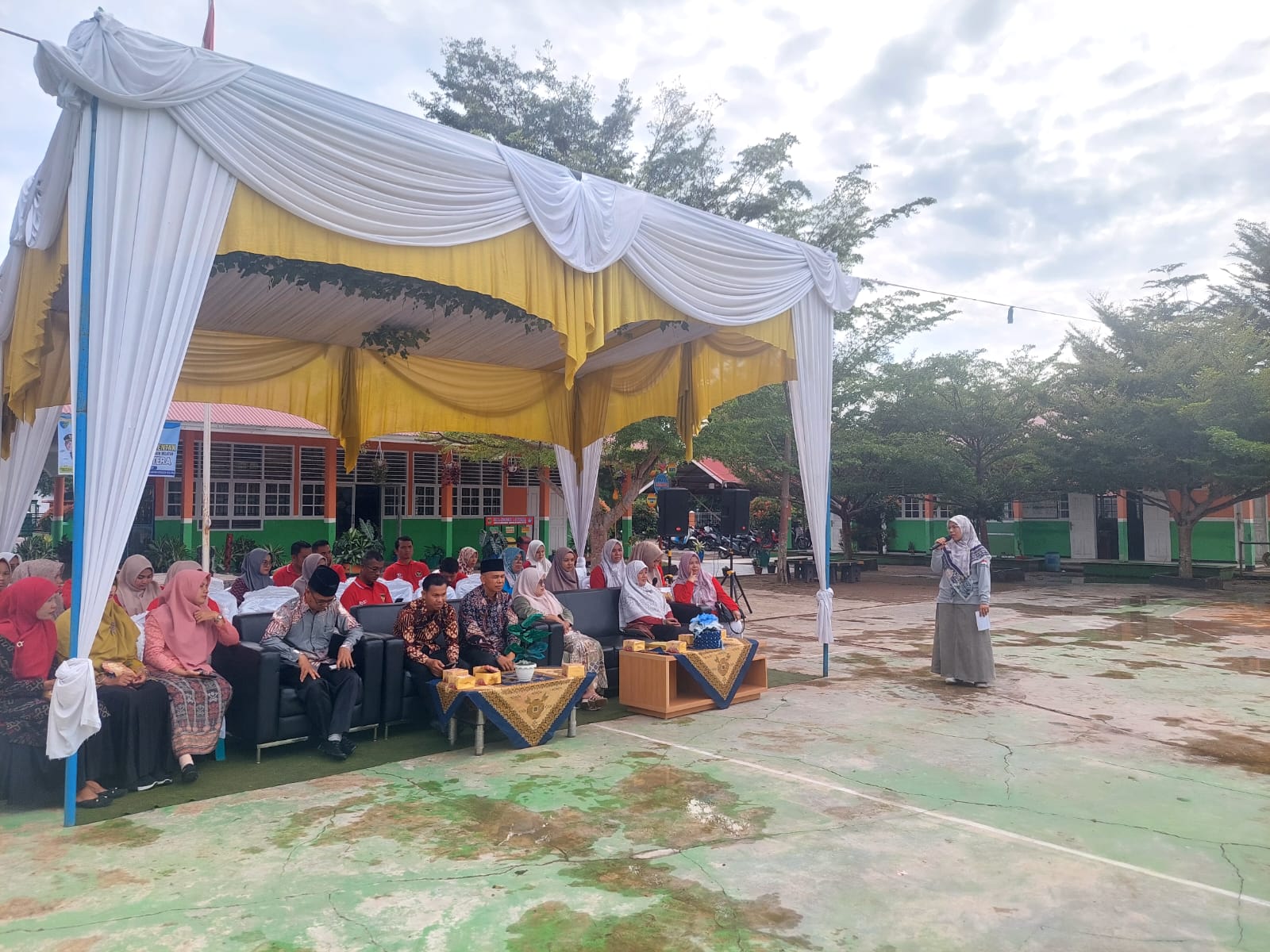 Dinas kesehatan Kabupaten Pesisir Selatan melaksanakan Pergerakan Masyarakat  Aksi bergizi serentak 