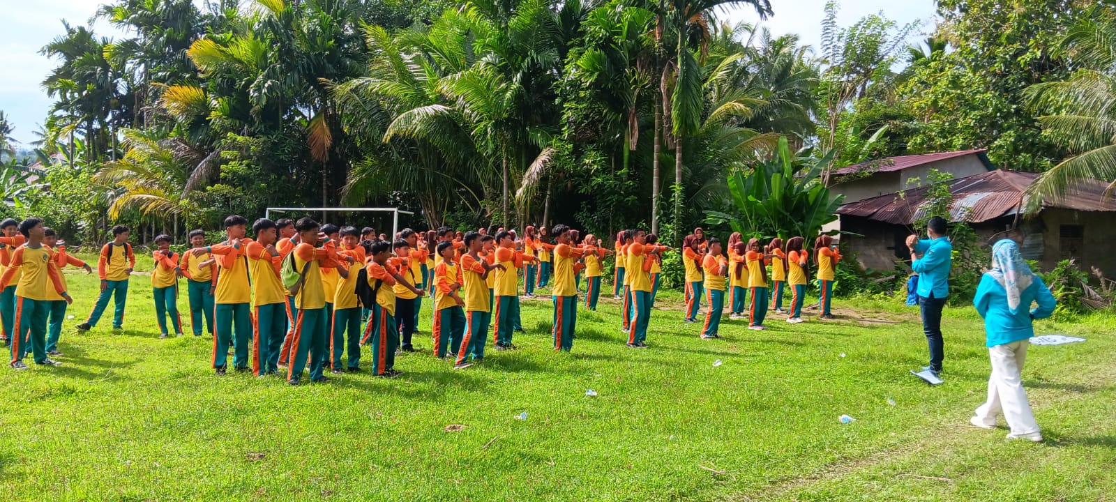 WUJUDKAN GENERASI SEHAT, DINAS KESEHATAN MELAKSANAKAN TES KEBUGARAN JASMANI DI SMPN 2 BATANG KAPAS