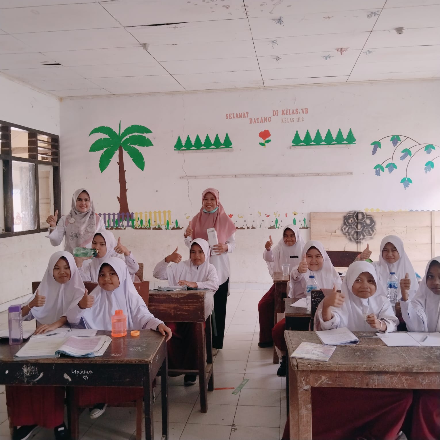 Pemberian Obat Cacing pada Anak sekolah dasar Di wilayah kerja Puskesmas Surantih