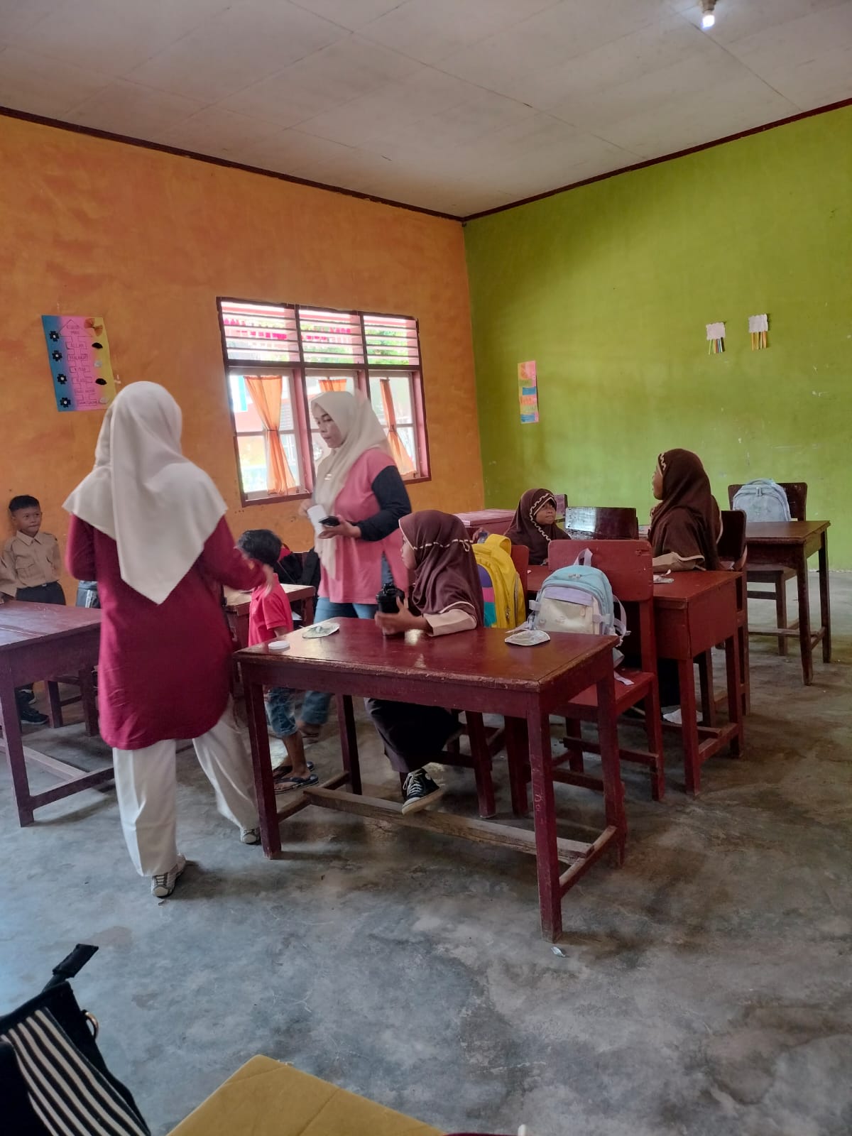 Pemberian Obat Cacing pada Anak sekolah dasar Di wilayah kerja Puskesmas Surantih