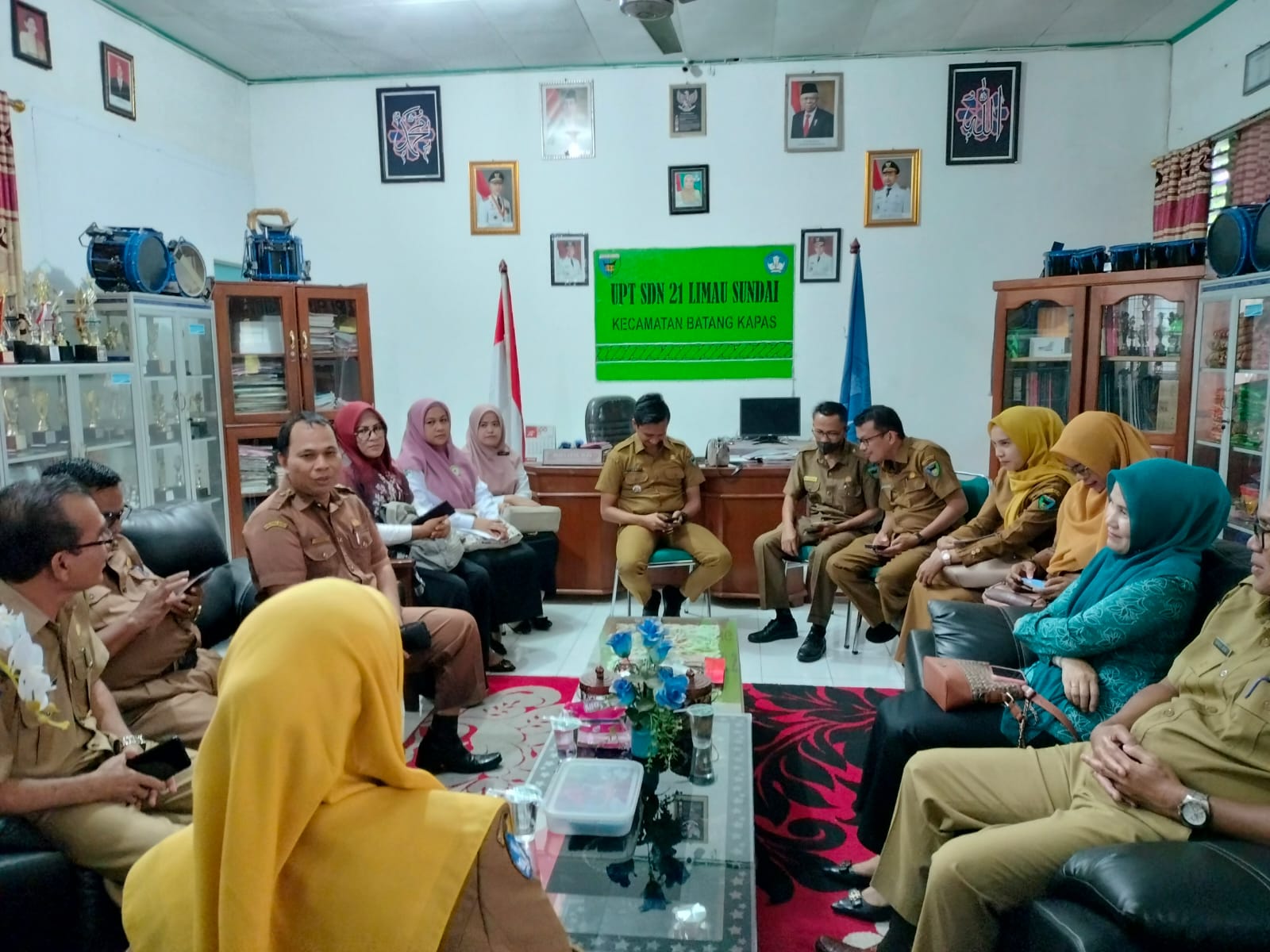  Pembinaan Dan Peninjauan UKS di SDN 21 Limau Sundai