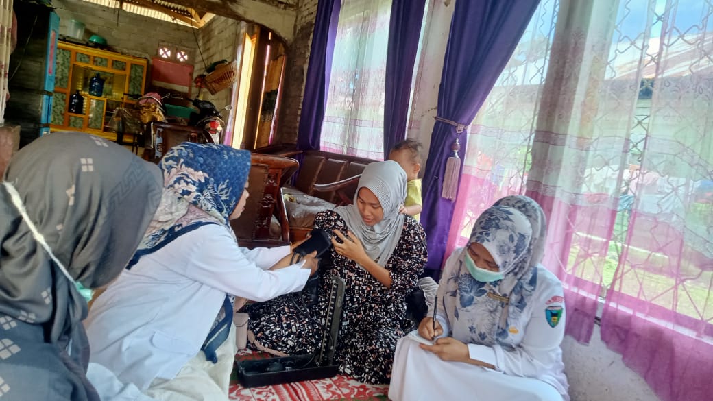 Kunjungan Rumah Ibu Hamil Beresiko Tinggi Di Kampung sSngai Sirah, Nagari Gunung Rajo  Kecamatan SUT
