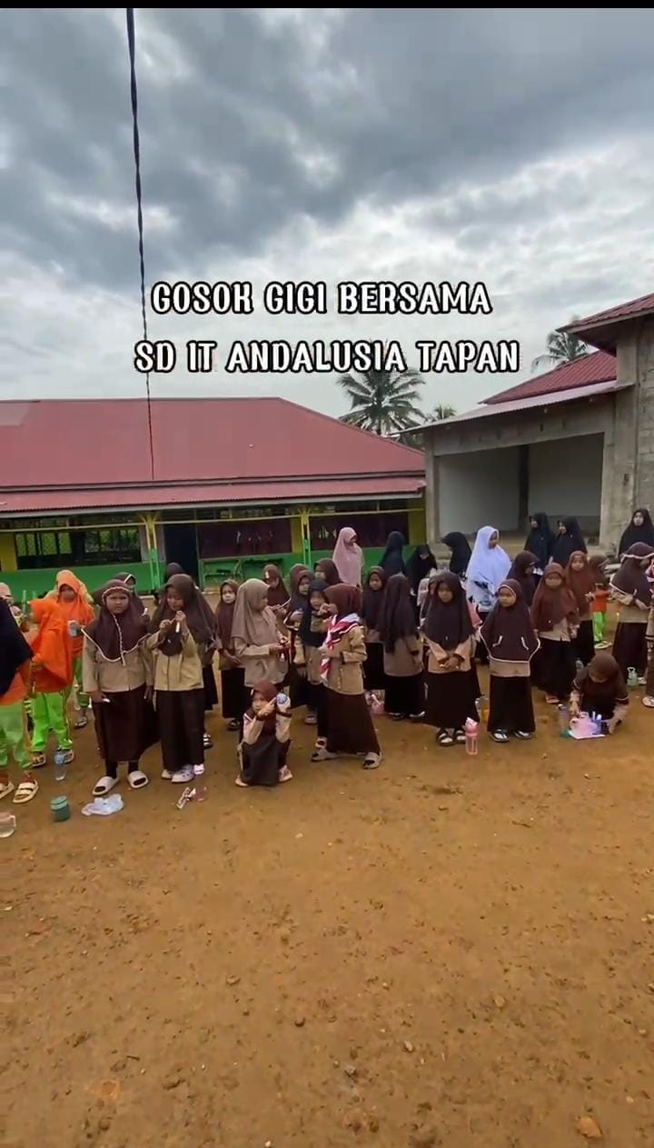  Penjaringan kesehatan, Pemeriksaan Berkala , Penyuluhan Dan Sikat Gigi Bersama di SD IT Andalusia W