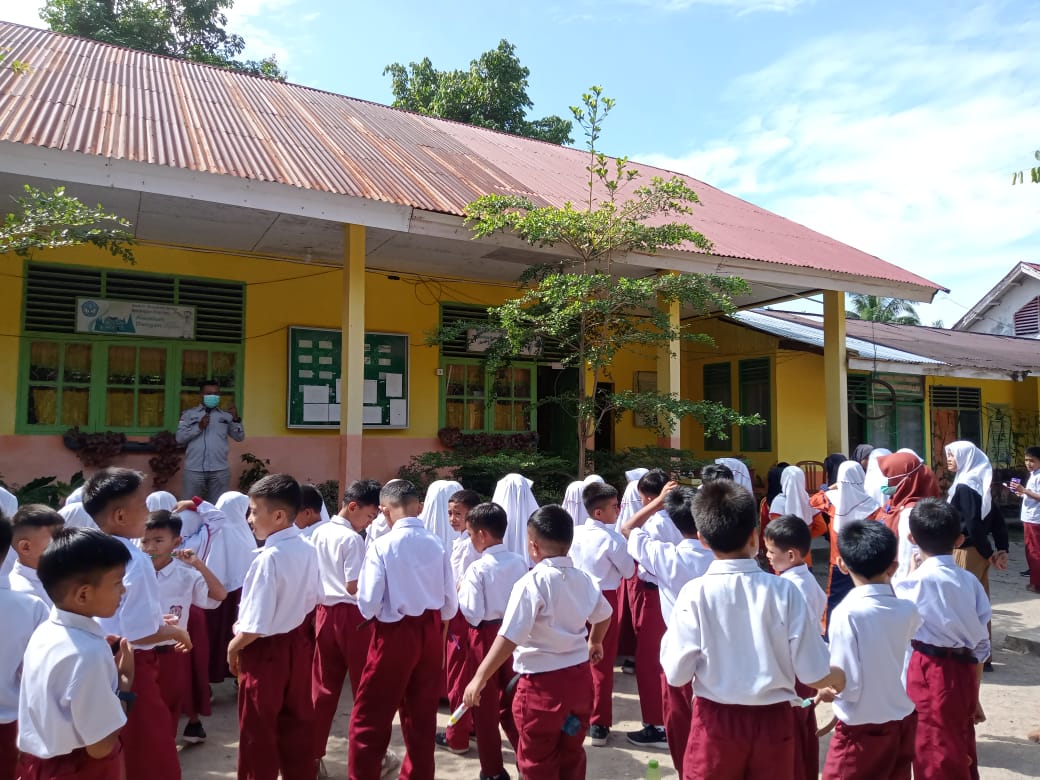 Praktik Gosok Gigi Bersama Disekolah Di Wilayah Kerja Puskesmas Ranah Ampek Hulu Tapan