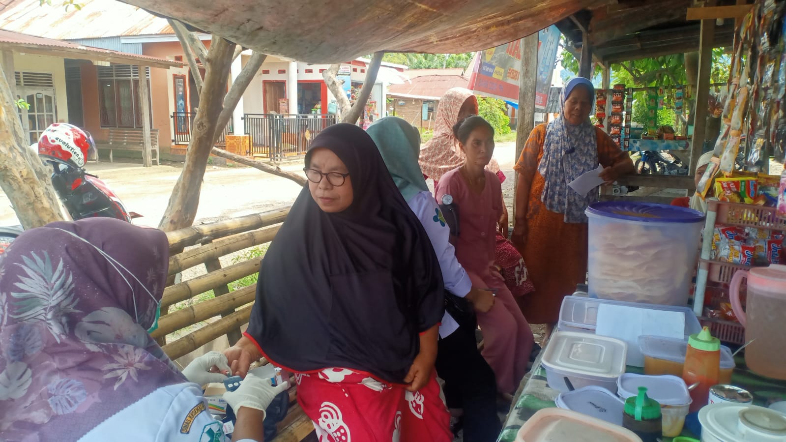 Deteksi Dini Risiko Penyakit Tidak Menular Di Kampung Koto Panjang Koto Nan Tigo Selatan Surantih