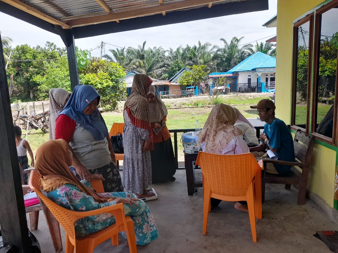 Deteksi Dini Resiko Penyakit Tidak Menular Di Kampung Transmigrasi Nagari Amping Parak Timur