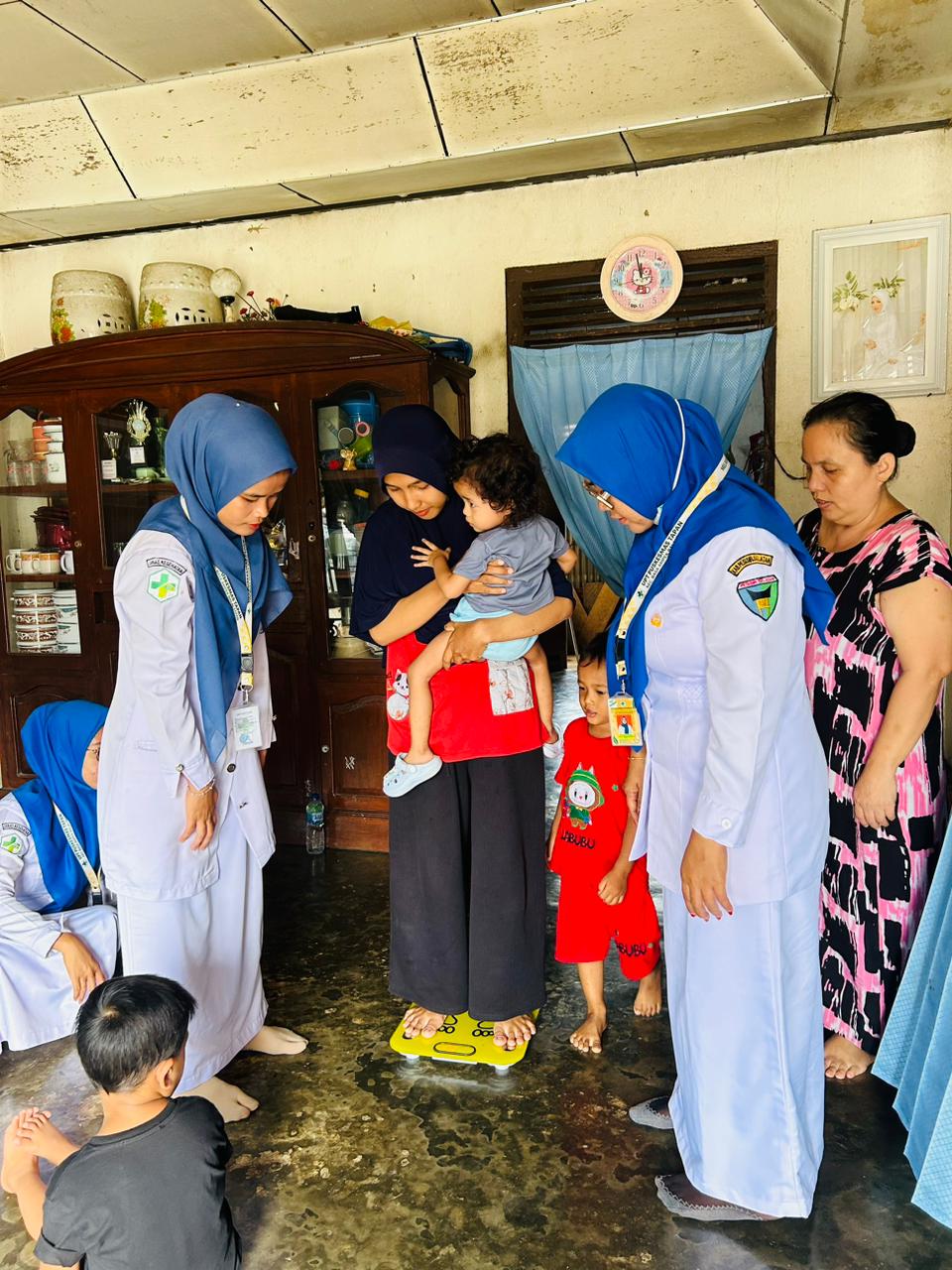 Kunjungan Lapangan Bayi Balita dengan Masalah Gizi di Nagari Tapan 