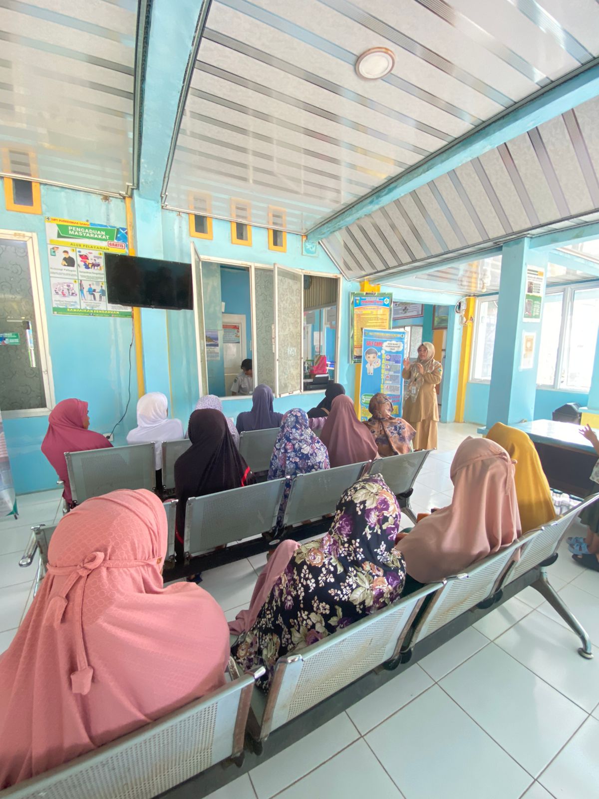 Penyuluhan Dalam Gedung UPT Puskesmas Tapan dengan Tema \" DAGUSIBU\"