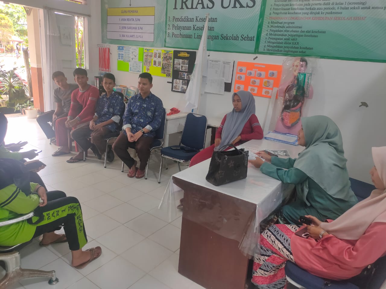  Melakukan Pembinaan UKS di SMAN 1 Batang Kapas UPT Puskesmas Pasar Kuok 