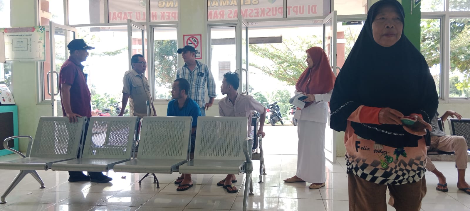 Pemerintah Nagari Tebing Tinggi Tapan Membawa Masyarakat Berobat ke Puskesmas Rahul