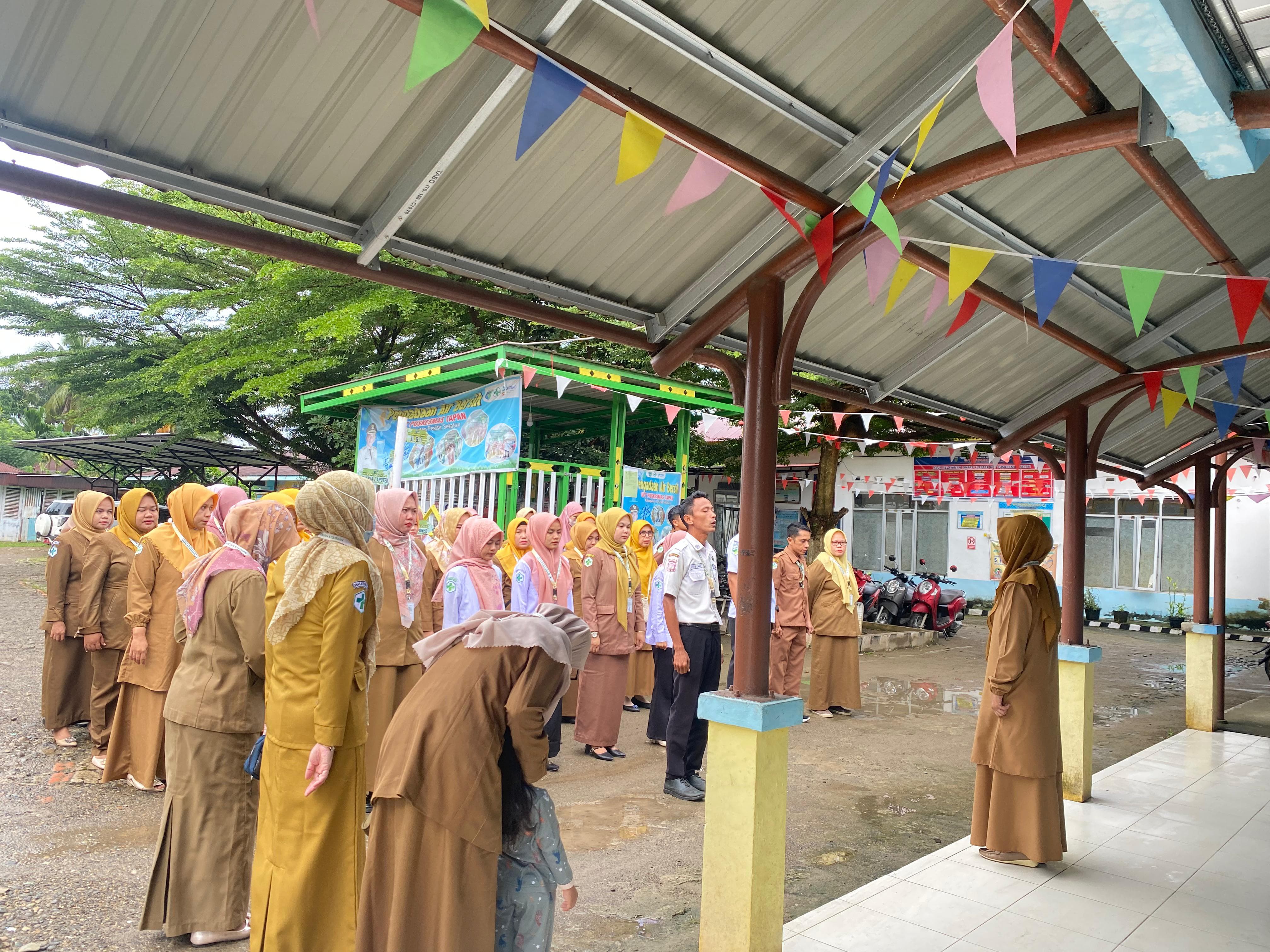 Pelaksanaan Apel Pagi oleh STAF UPT Puskesmas Tapan 