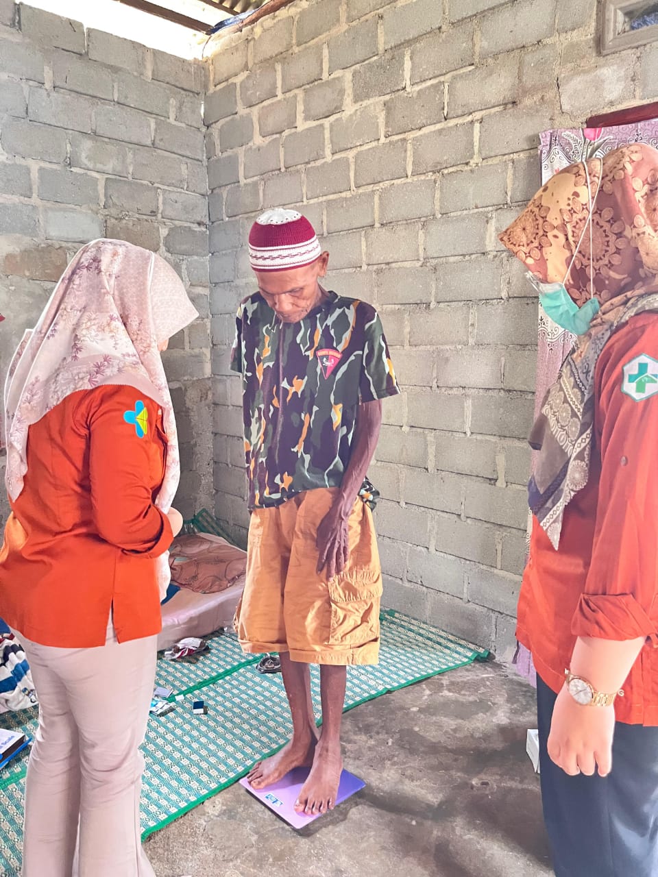 Kegiatan Home Care pada Lansia Resti di nagari Gunung Pauh Ampiang Parak Timur 