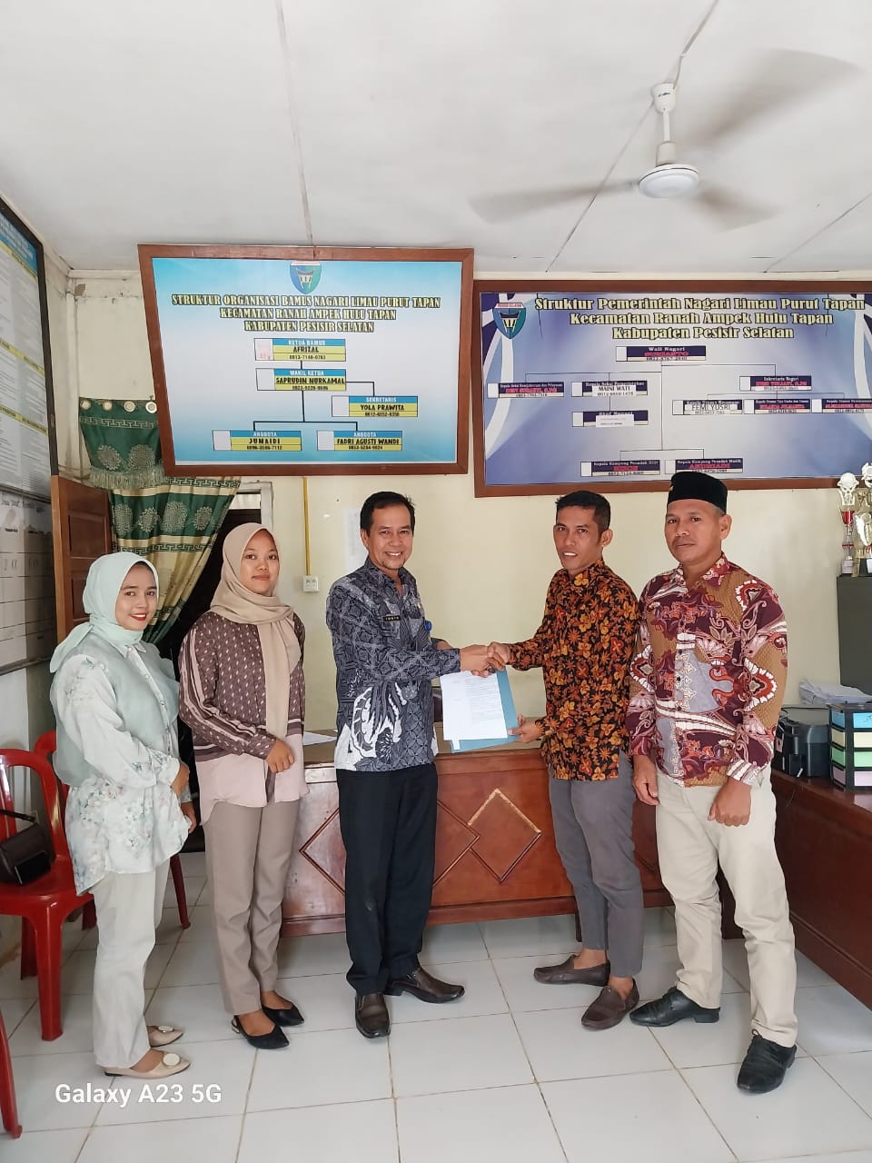 Serah Terima Bidan Nagari Limau Purut Tapan  Puskesmas Rahul