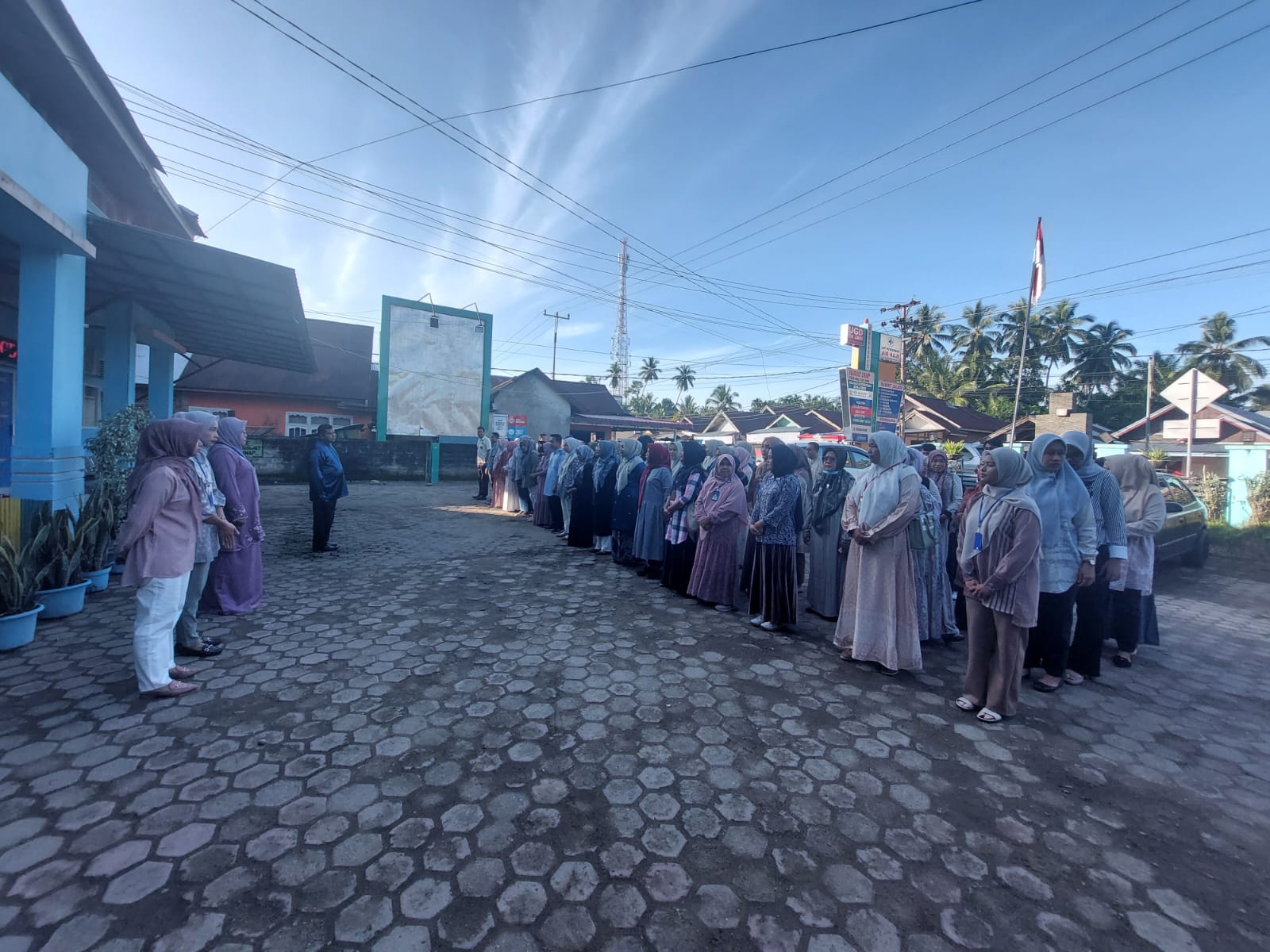 Pelaksanaan Apel Pagi Rutin Seluruh Puskesmas Air Haji