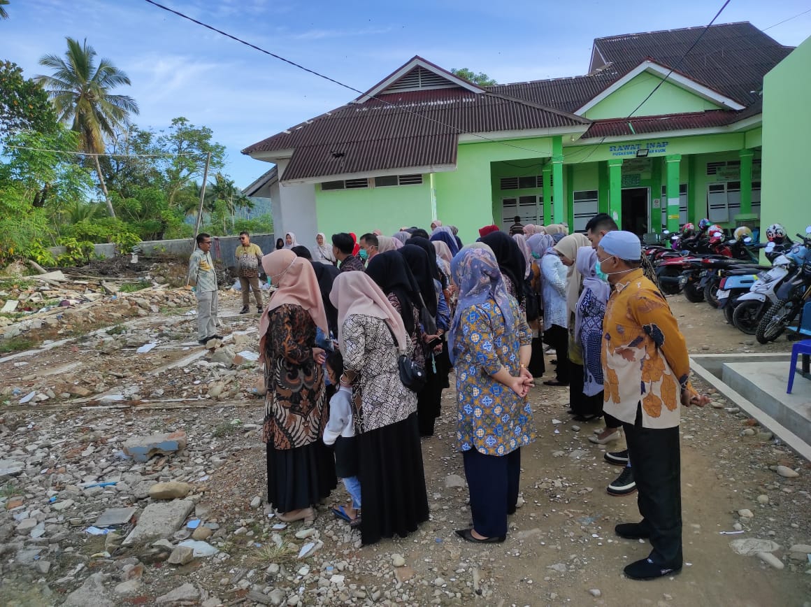 Pelaksanaan Apel Pagi Staf Puskesmas Air Haji