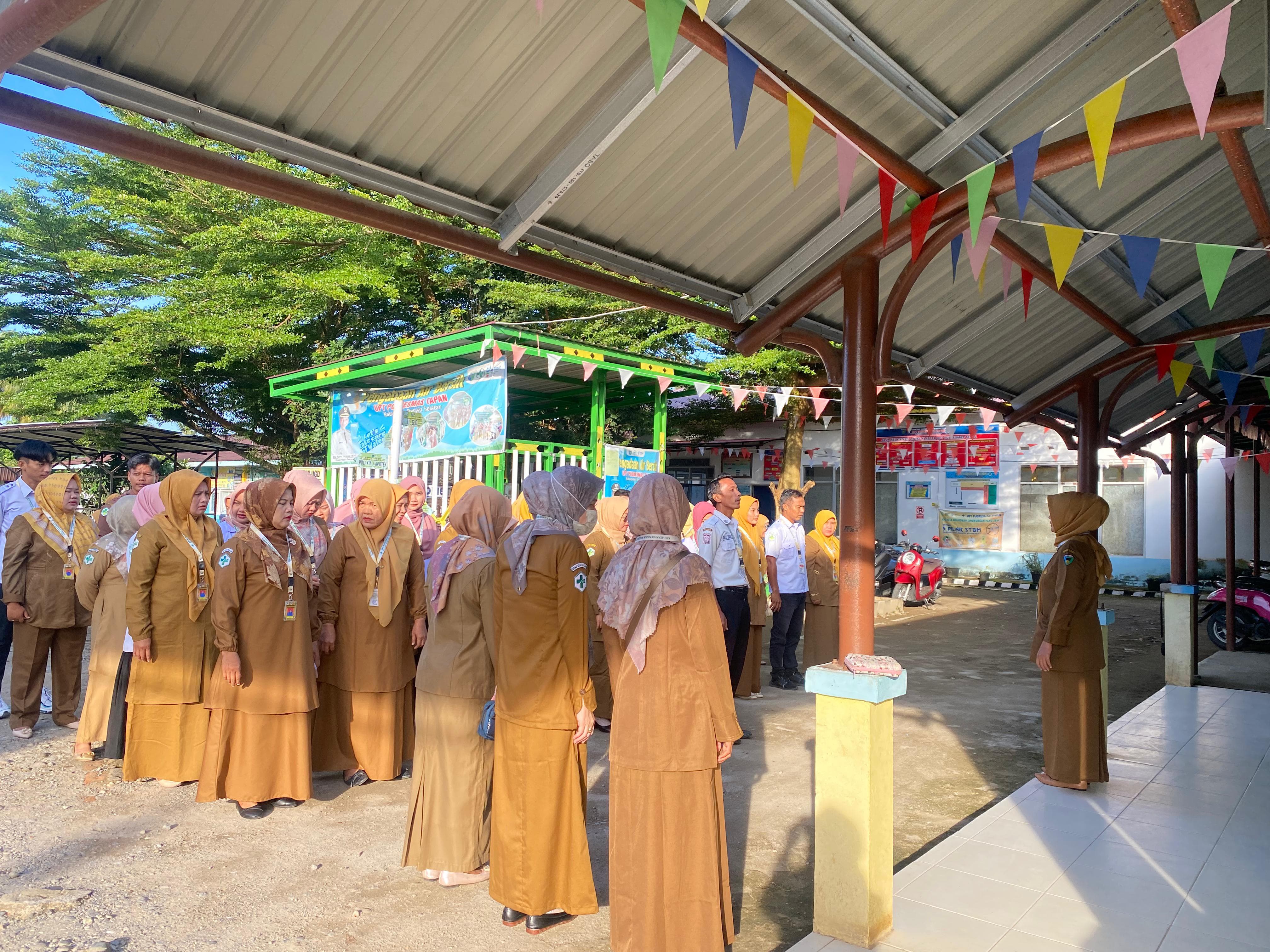 Pelaksanaan Apel Pagi oleh STAF UPT Puskesmas Tapan 