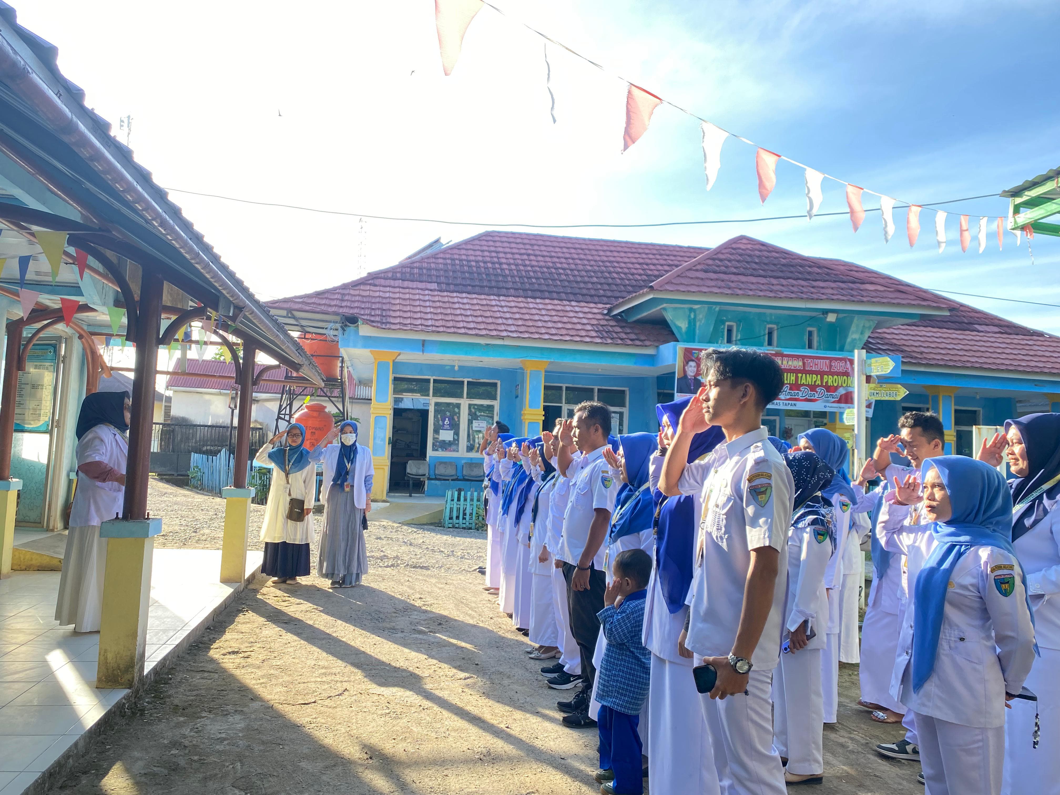 Pelaksanaan Apel Pagi oleh STAF UPT Puskesmas Tapan 