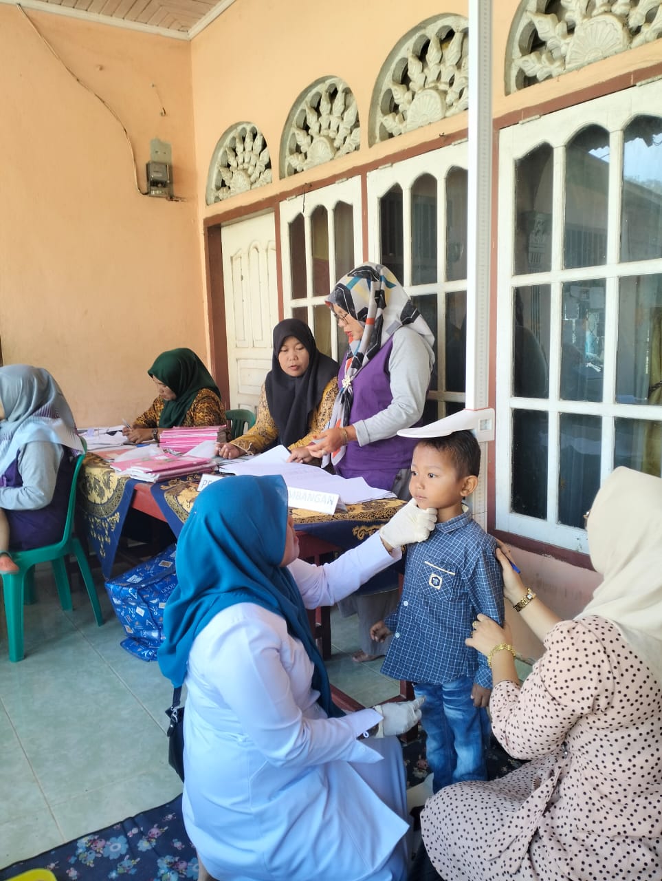 Penimbangan Massal dan Pemberian Vitamin A di Posyandu Puskesmas IV Koto Mudik