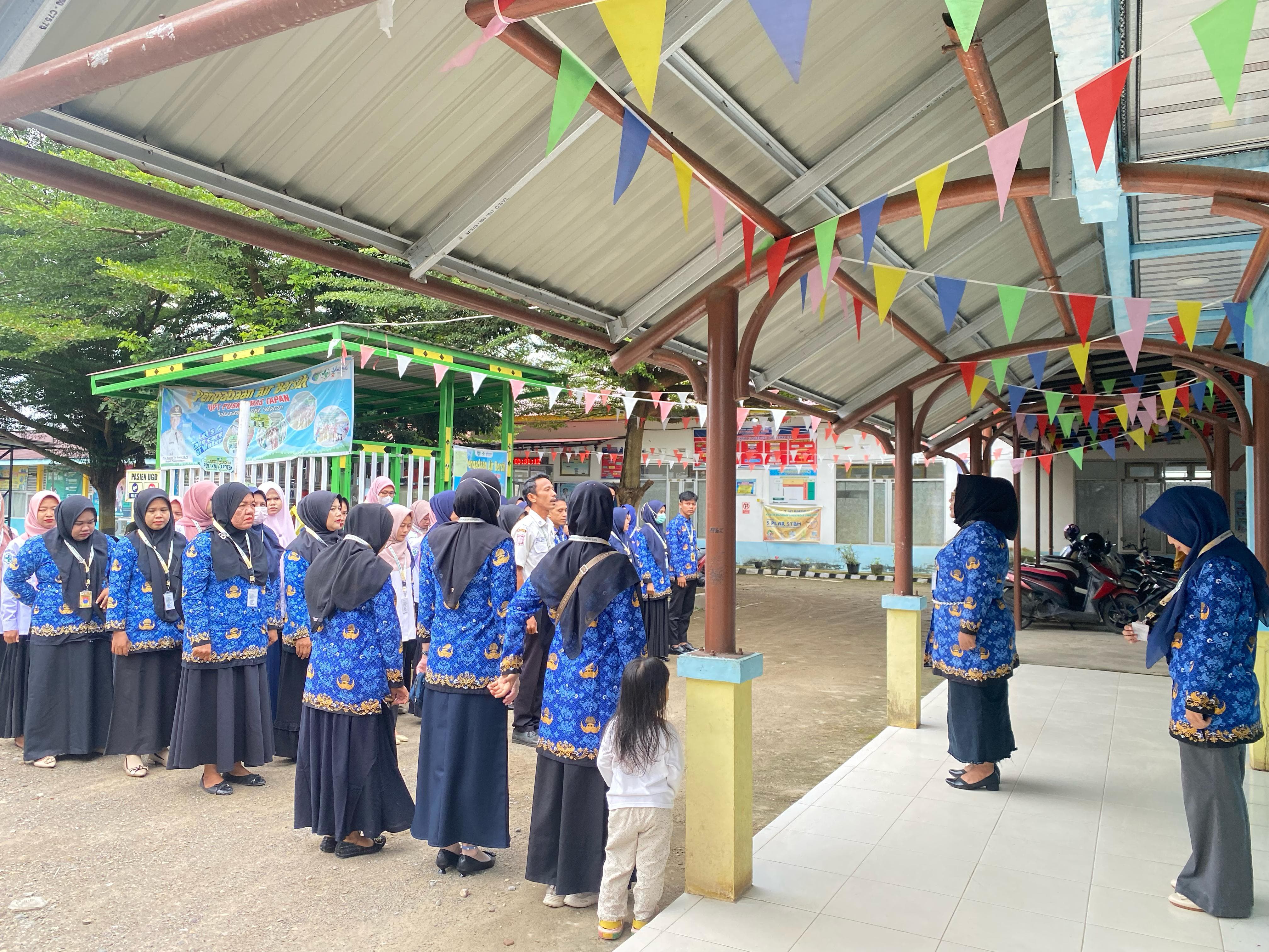 Pelaksanaan Apel Pagi oleh STAF UPT Puskesmas Tapan 