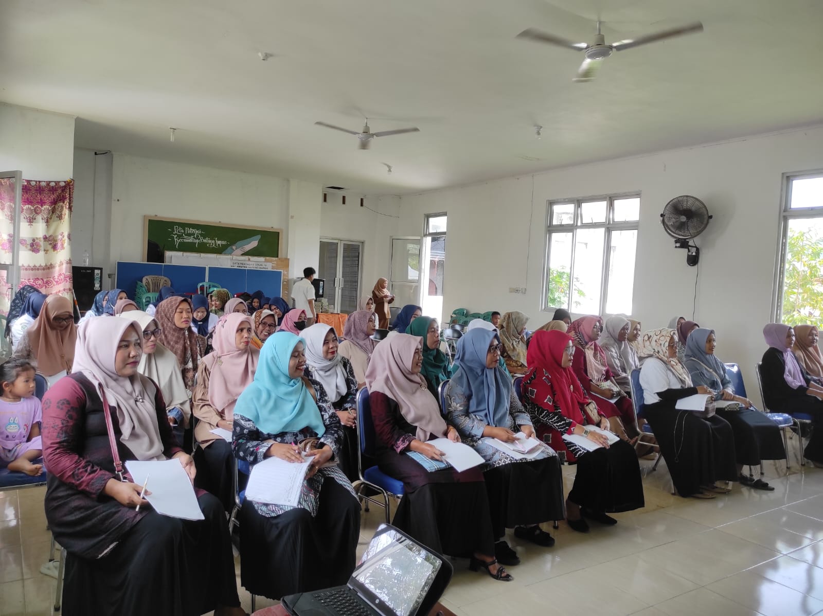 Pembinaan Kader Posyandu ILP dan Asesmen Kader Posyandu Purwa/Madya/Utama di Aula Kantor Camat Batan