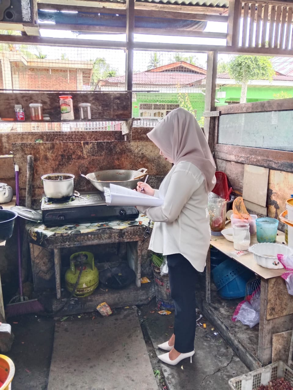 Inspeksi Tempat Pengelolaan Pangan  di Nagari Sungai Nyalo Wilayah Kerja Puskesmas IV Koto Mudik